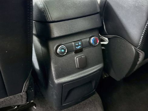 Used 2019 Ford Explorer XLT w/ Equipment Group 202A AWD/4WD image 26