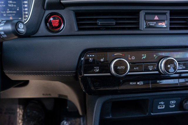 Used 2025 Honda Pilot Elite image 26