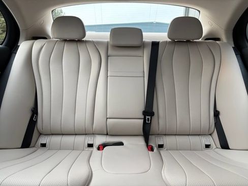 Used 2026 Mercedes-Benz E 350 4MATIC Sedan image 54