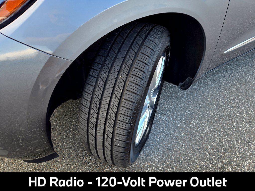Used 2020 Buick Enclave Premium w/ Sun and Sites Package FWD image 15