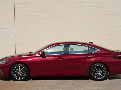 Used 2025 Lexus ES 300h w/ Premium Package FWD image 55