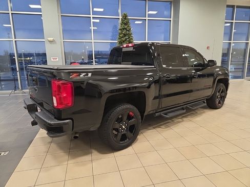 Used 2018 Chevrolet Silverado 1500 LTZ Z71 w/ Redline Edition image 7