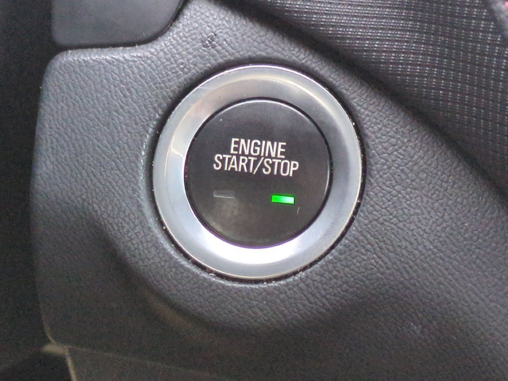 Used 2023 Chevrolet Equinox RS FWD image 33