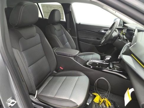 New 2026 Chevrolet Trax LT w/ Sunroof Package image 26