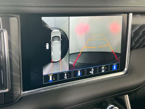 Used 2024 GMC Yukon XL Denali image 14