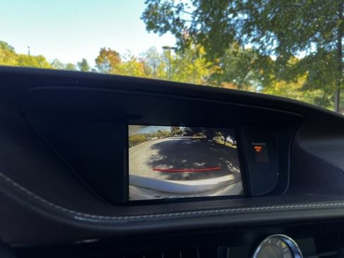 Used 2017 Lexus ES 300h w/ Luxury Package image 45