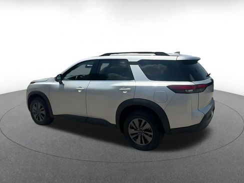 Used 2025 Nissan Pathfinder SV AWD/4WD image 10