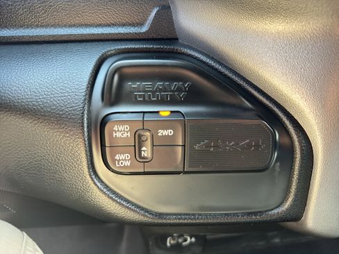 Used 2024 RAM 2500 Big Horn AWD/4WD image 25