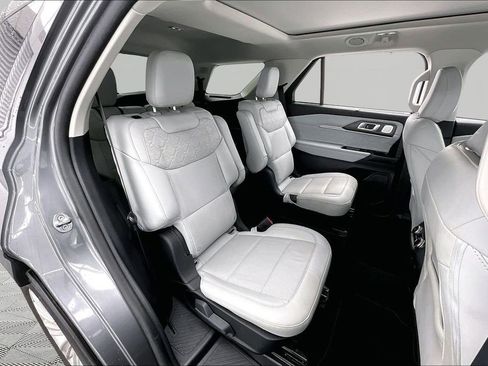 Certified 2025 Ford Explorer Platinum w/ LUX Leather Package AWD/4WD image 27