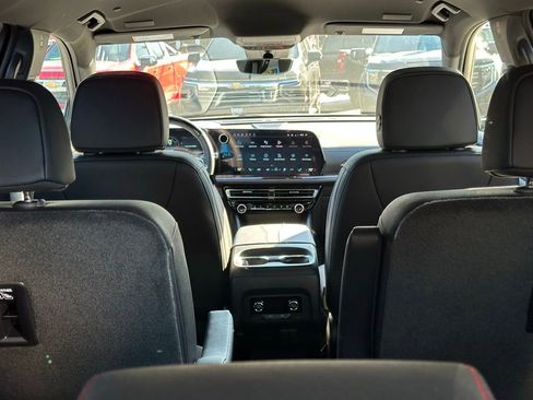 New 2026 Chevrolet Traverse Z71 w/ Enhanced Driving Package image 9