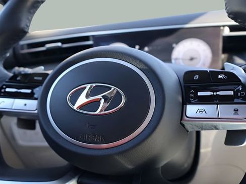 Used 2023 Hyundai Tucson Limited image 24