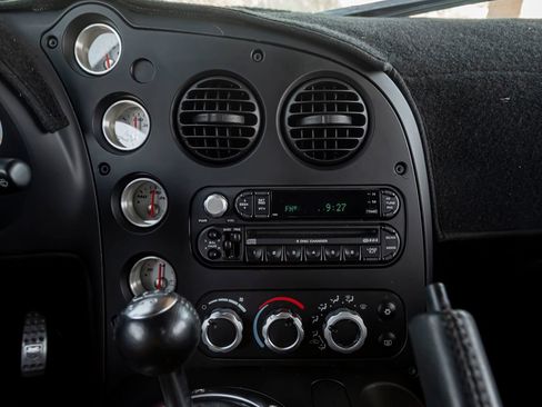 Used 2004 Dodge Viper SRT-10 RWD image 24