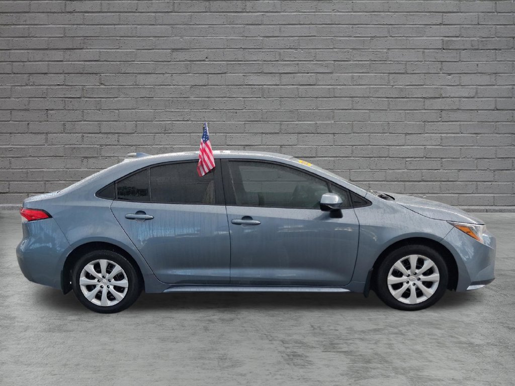 Used 2025 Toyota Corolla LE FWD image 11