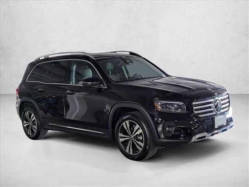 Used 2025 Mercedes-Benz GLB 250 image 3