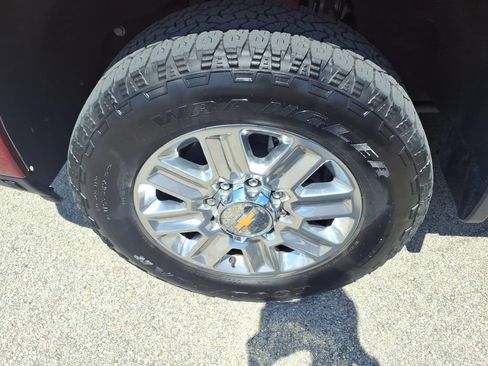 Used 2024 Chevrolet Silverado 2500 High Country w/ High Country Premium Package AWD/4WD image 5