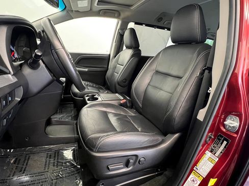 Used 2016 Toyota Sienna SE Premium image 8