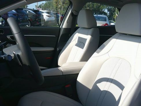 Certified 2025 Hyundai Sonata Limited image 5