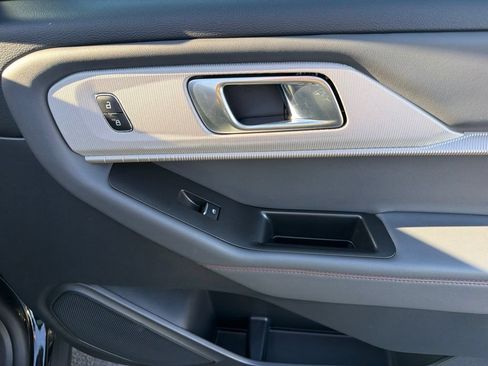 Certified 2025 Ford Explorer Active AWD/4WD image 39