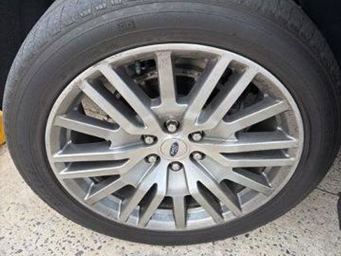 Certified 2023 Ford Expedition Platinum AWD/4WD image 9