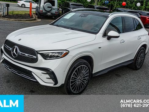 Used 2025 Mercedes-Benz GLC 350e 4MATIC image 14