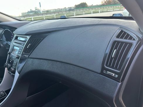 Used 2014 Hyundai Sonata SE FWD image 22