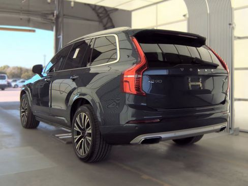 Used 2021 Volvo XC90 T6 Momentum w/ Advanced Package AWD/4WD image 2