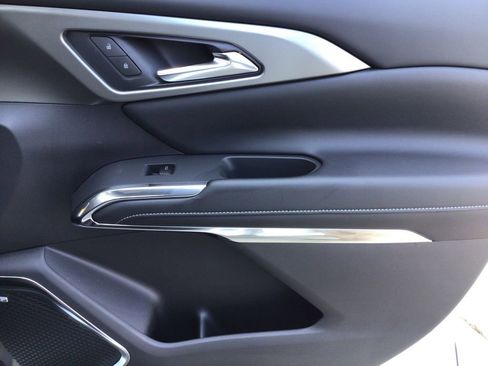 New 2025 Chevrolet Traverse LT w/ Enhanced Driving Package image 15