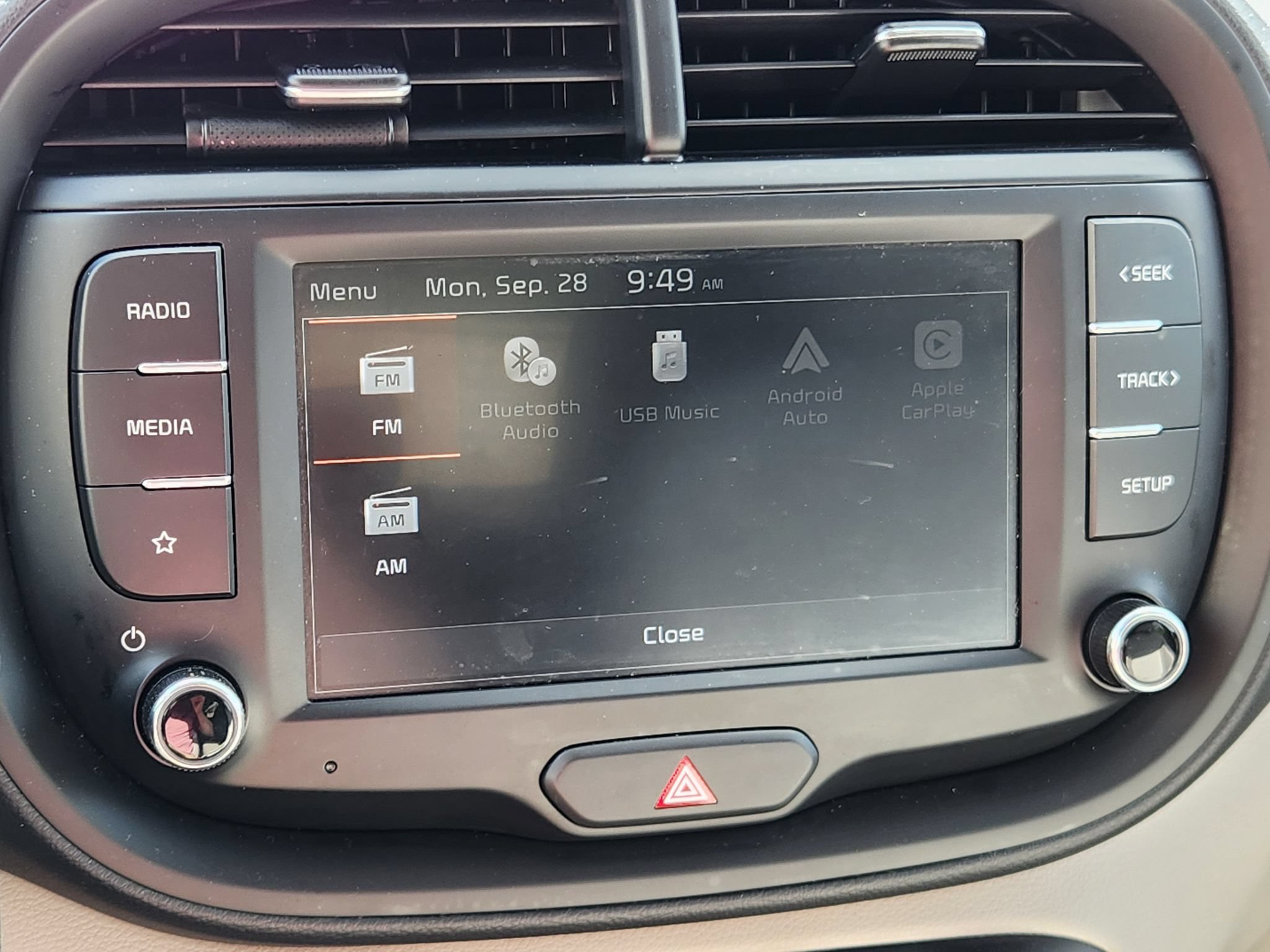 Used 2025 Kia Soul LX w/ LX Technology Package FWD image 19
