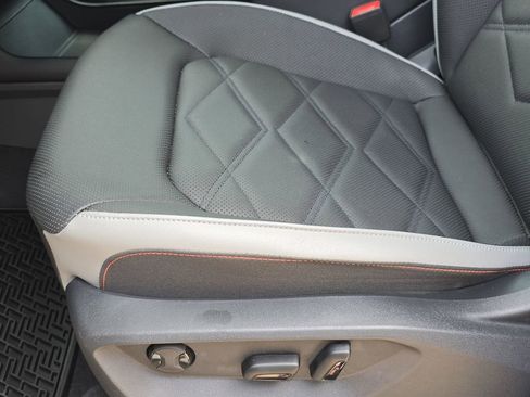 Used 2024 Volkswagen Atlas Peak Edition SE image 29