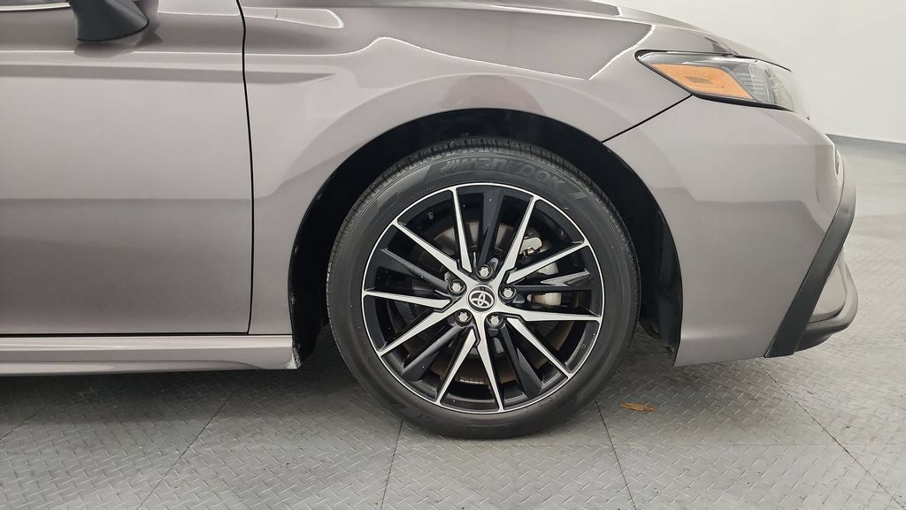Used 2024 Toyota Camry SE FWD image 21