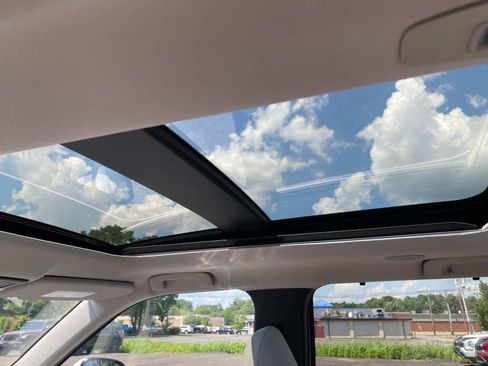 New 2025 Mitsubishi Outlander SEL image 8