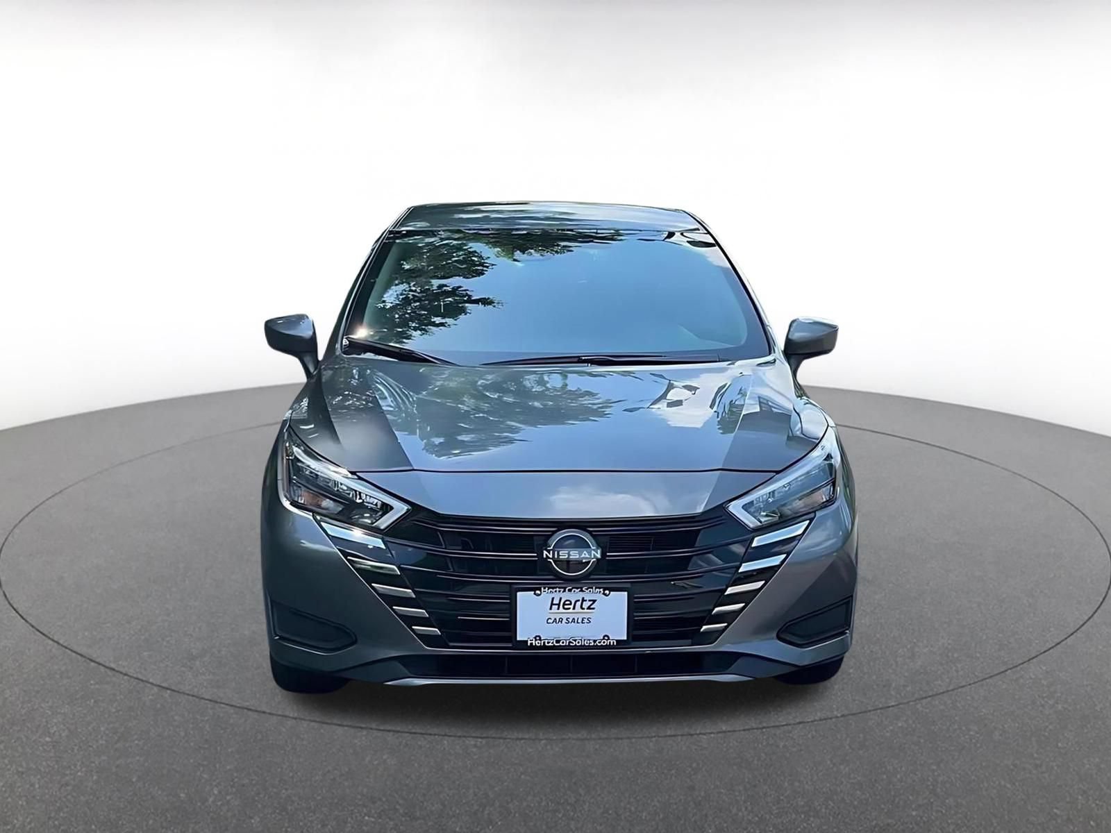 Used 2025 Nissan Versa SV FWD image 3