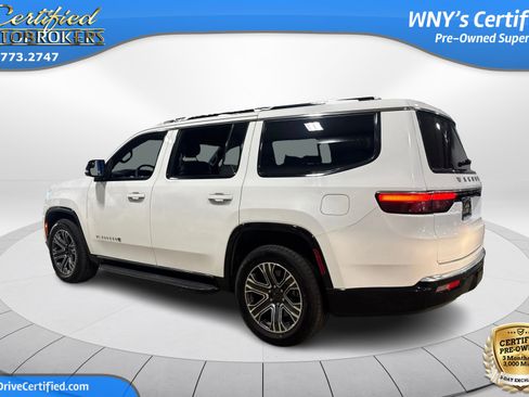 Used 2024 Jeep Wagoneer Series II w/ Flexible Seating Group AWD/4WD image 8