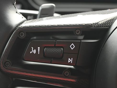 Certified 2025 Porsche Cayenne GTS AWD/4WD image 21
