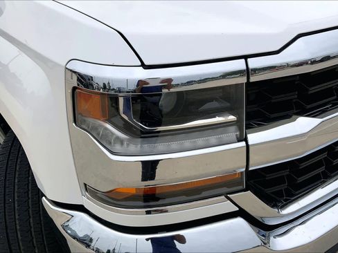Used 2017 Chevrolet Silverado 1500 LT w/ Texas Edition RWD image 26