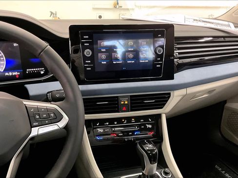 New 2026 Volkswagen Jetta SE image 9