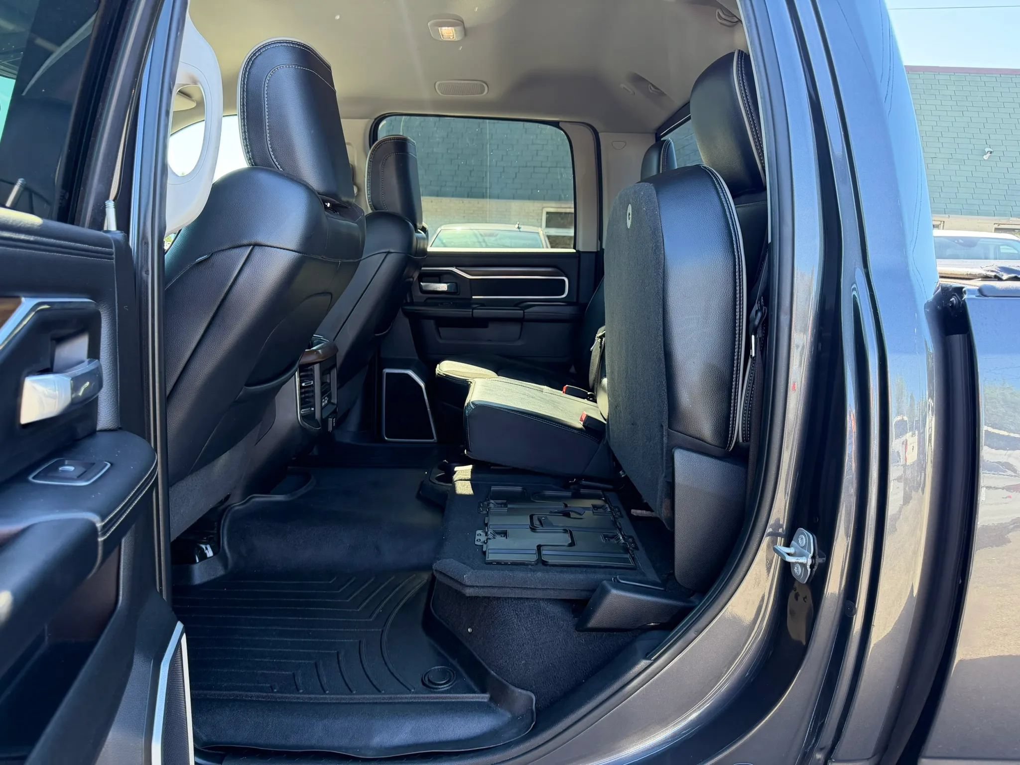 Used 2023 RAM 2500 Laramie AWD/4WD image 19