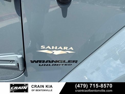 Used 2014 Jeep Wrangler Unlimited Sahara w/ Connectivity Group AWD/4WD image 10