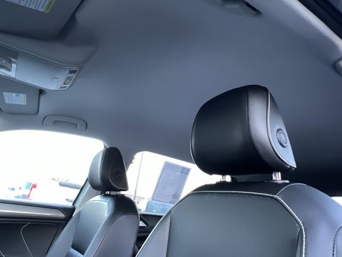 Used 2024 Volkswagen Tiguan Wolfsburg Edition image 22