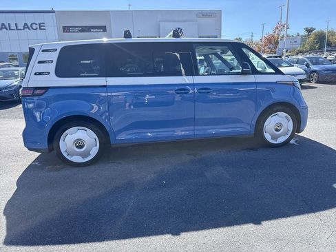 New 2025 Volkswagen ID. Buzz 1st Edition image 4