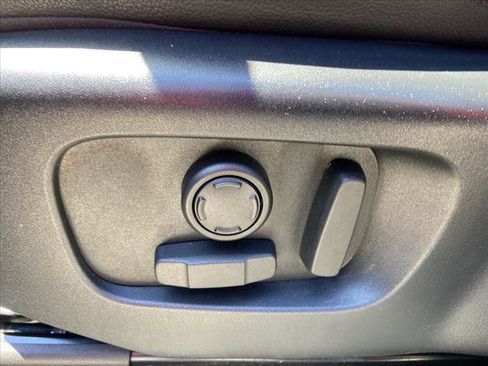 Used 2020 Land Rover Range Rover Sport SE image 16