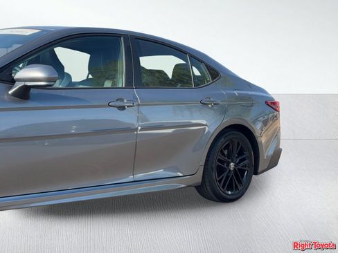 Certified 2025 Toyota Camry SE image 9
