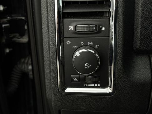 Used 2014 RAM 2500 Laramie AWD/4WD image 18