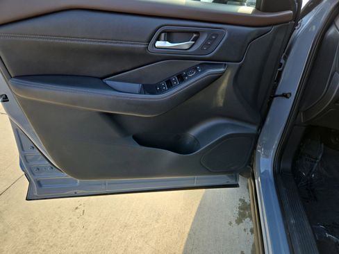 Certified 2023 Nissan Rogue SL w/ SL Premium Package image 11