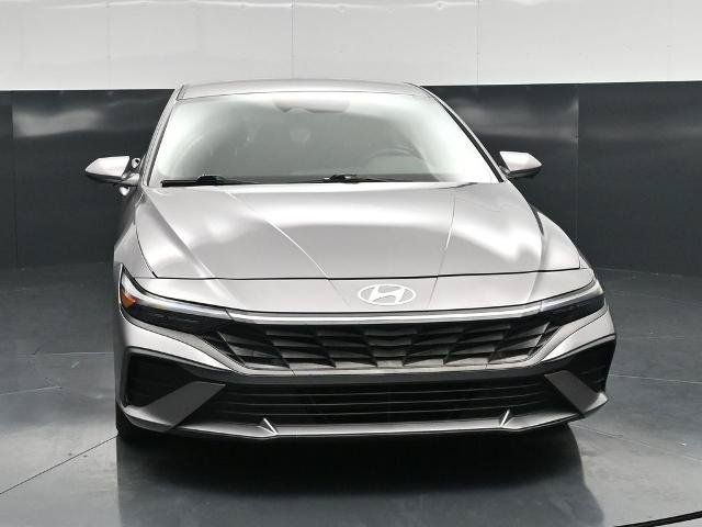Used 2024 Hyundai Elantra SEL FWD image 4