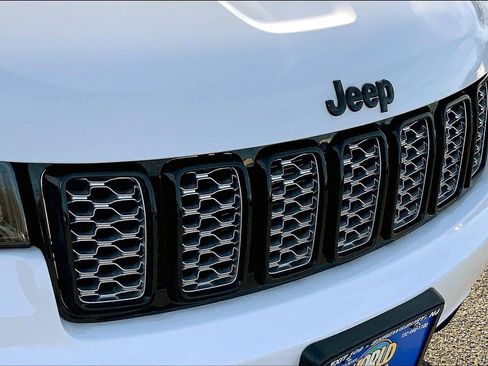 Used 2019 Jeep Grand Cherokee Altitude image 28