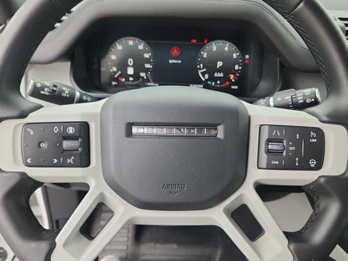 Used 2024 Land Rover Defender 90 X-Dynamic SE AWD/4WD image 9