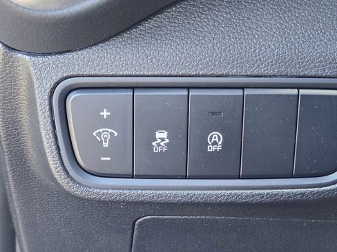 Certified 2025 Kia Soul LX w/ LX Technology Package FWD image 24
