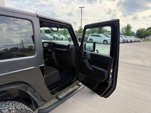 Used 2018 Jeep Wrangler Sport AWD/4WD image 20