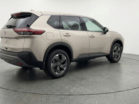 Used 2025 Nissan Rogue SV FWD image 9